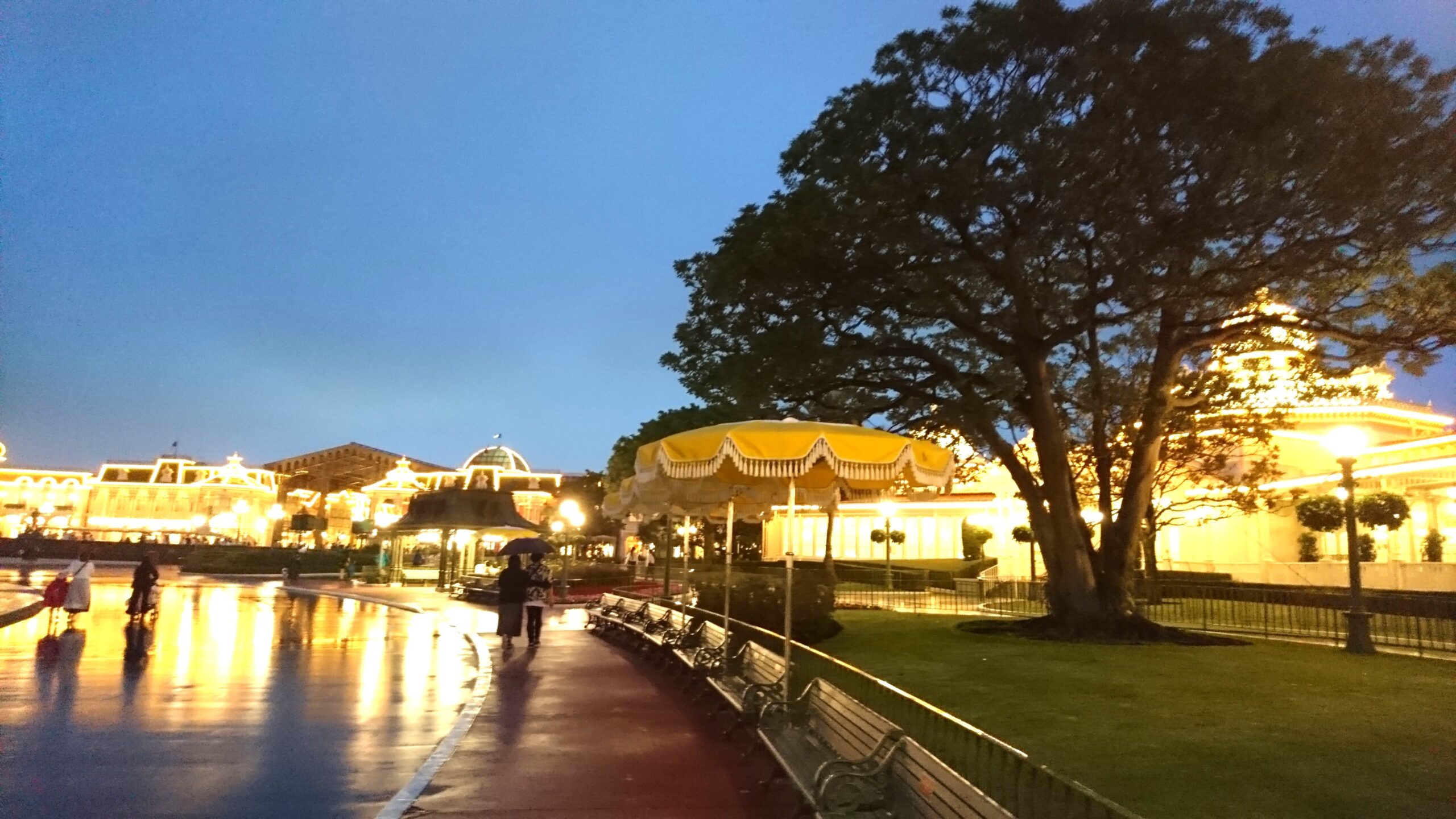 保存版】疲れたらここへ！東京ディズニーランドのおすすめベンチマップ
